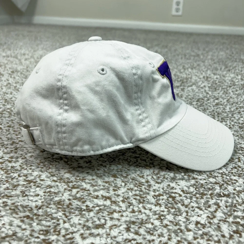 Washington Huskies Hat Cap Strap Back Womens One Size White NCAA 47 College Logo